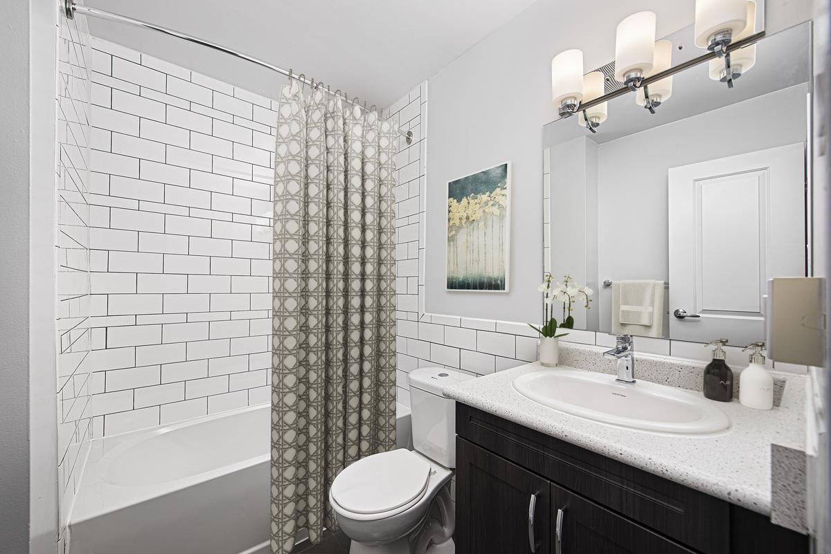 7280 Darcel Avenue - Photo 4