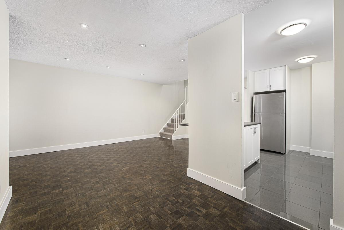 7280 Darcel Avenue - Photo 8