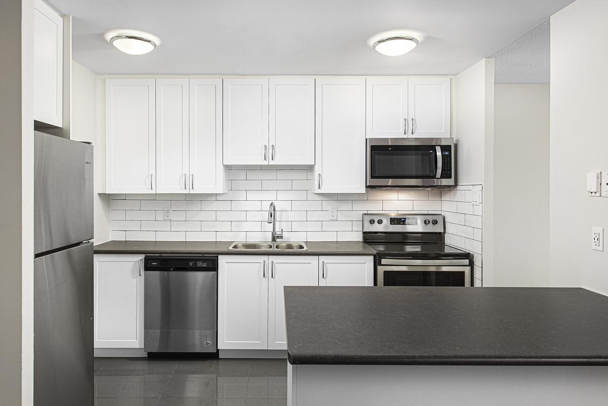 7280 Darcel Avenue - Photo 19