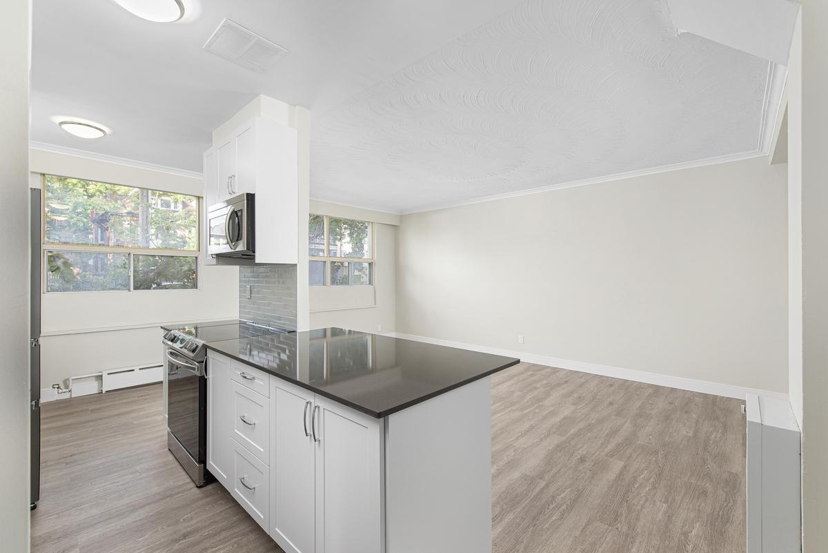 115 Dowling Avenue
