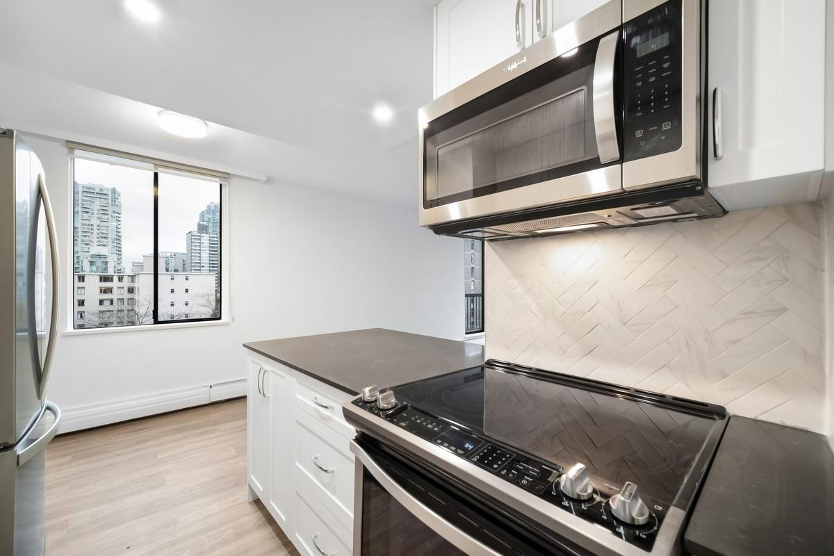 945 Jervis Street - Photo 6