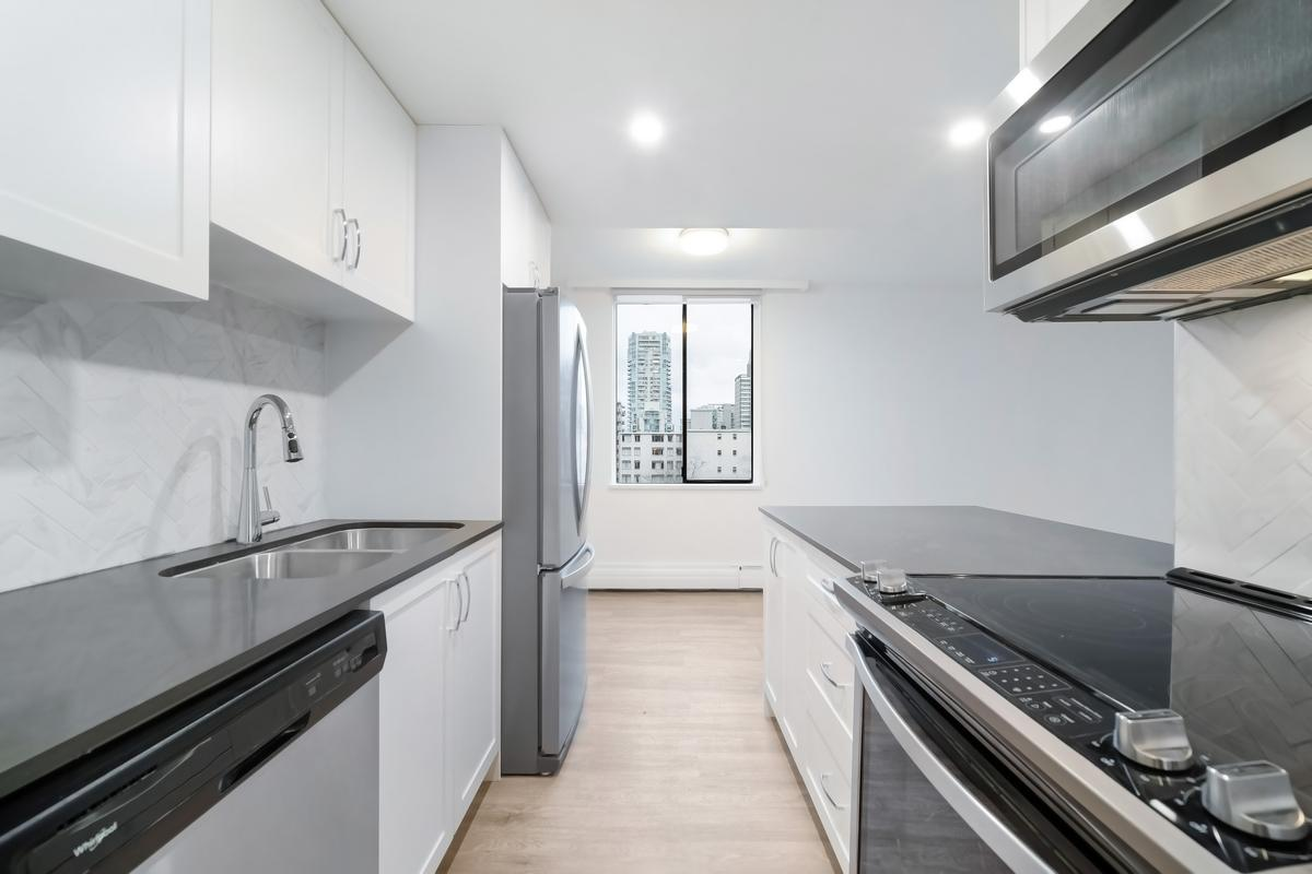 945 Jervis Street - Photo 10