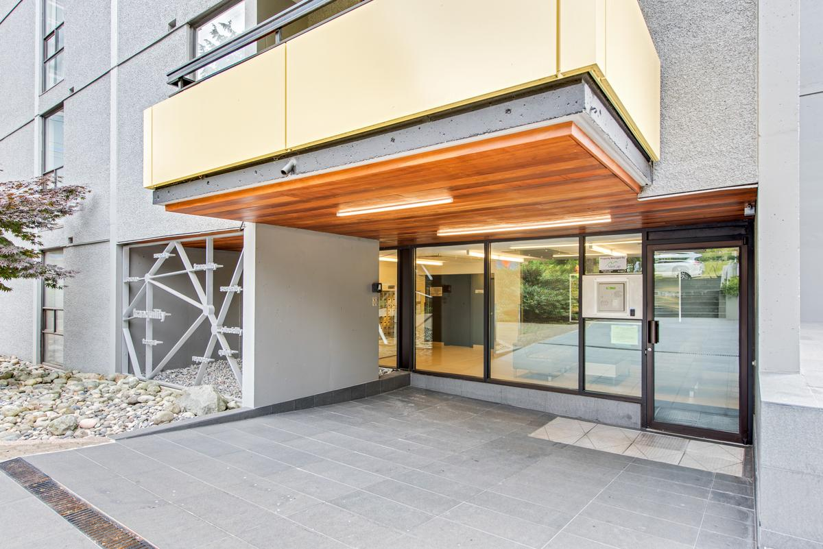 151 East Keith Road - Photo 8