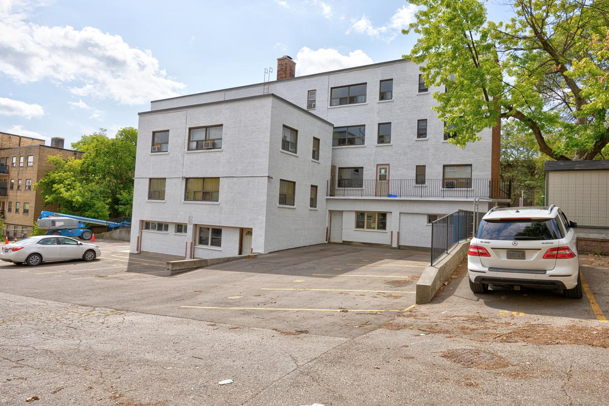 12 Kinsdale Boulevard
