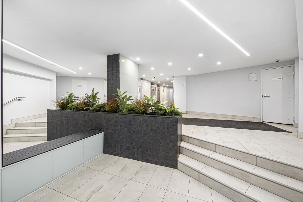 2757 Kipling Avenue - Photo 4