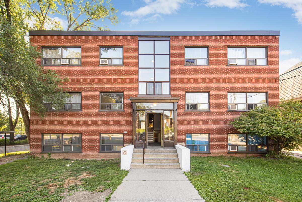 2495 Lake Shore Boulevard, West