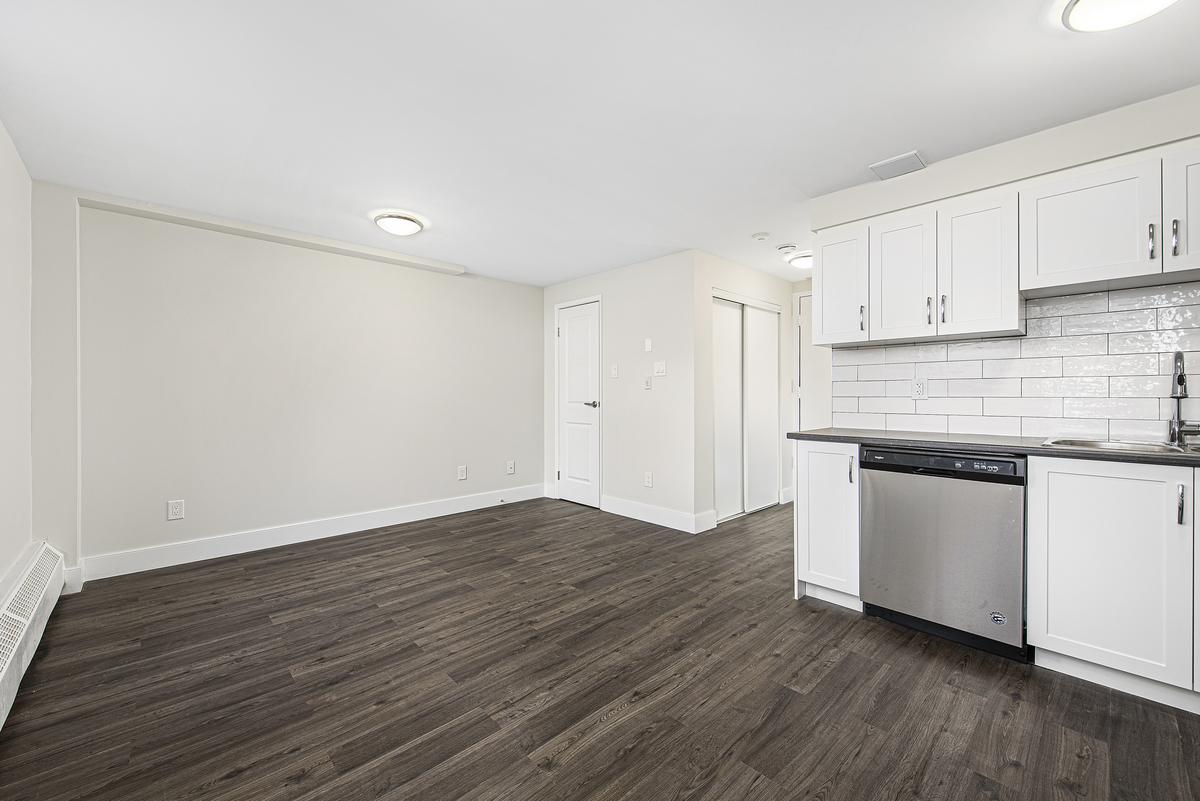 1915 Martin Grove Road - Photo 23