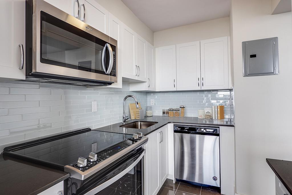 165 19th Street, East - Photo 5