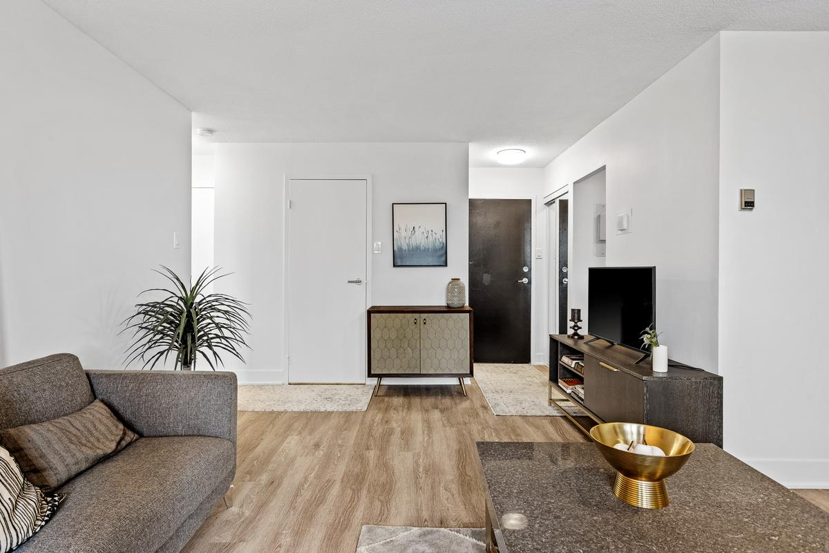 3360 Paul Anka Drive