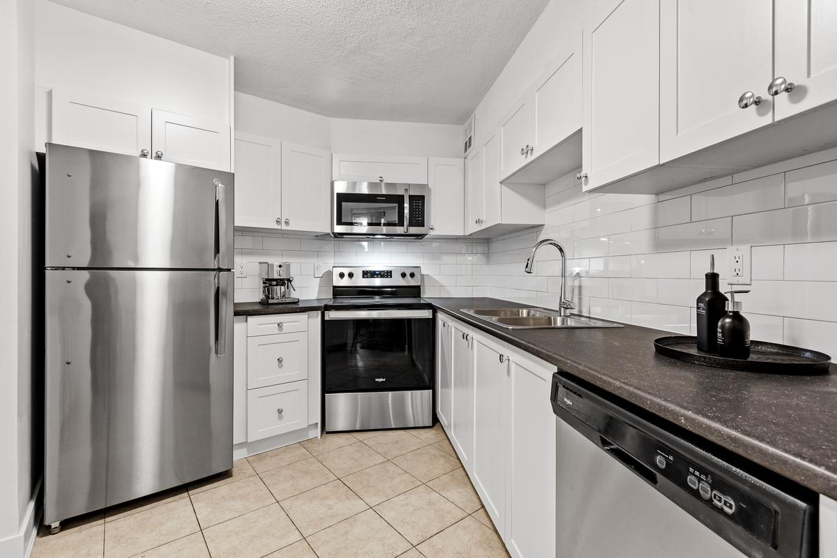 3360 Paul Anka Drive - Photo 8