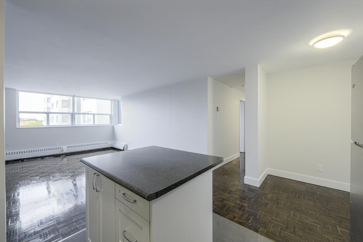 75 Silver Springs Boulevard - Photo 2