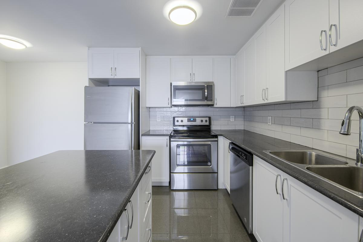 75 Silver Springs Boulevard - Photo 5