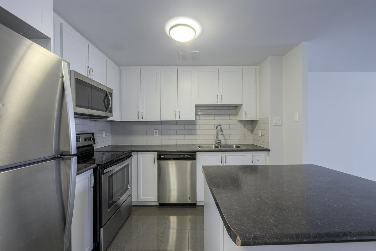 75 Silver Springs Boulevard - Photo 11