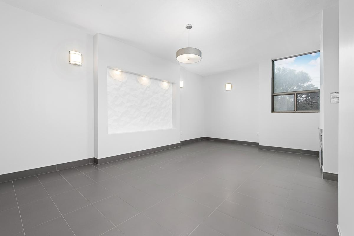 18 Steeles Avenue, East - Photo 5
