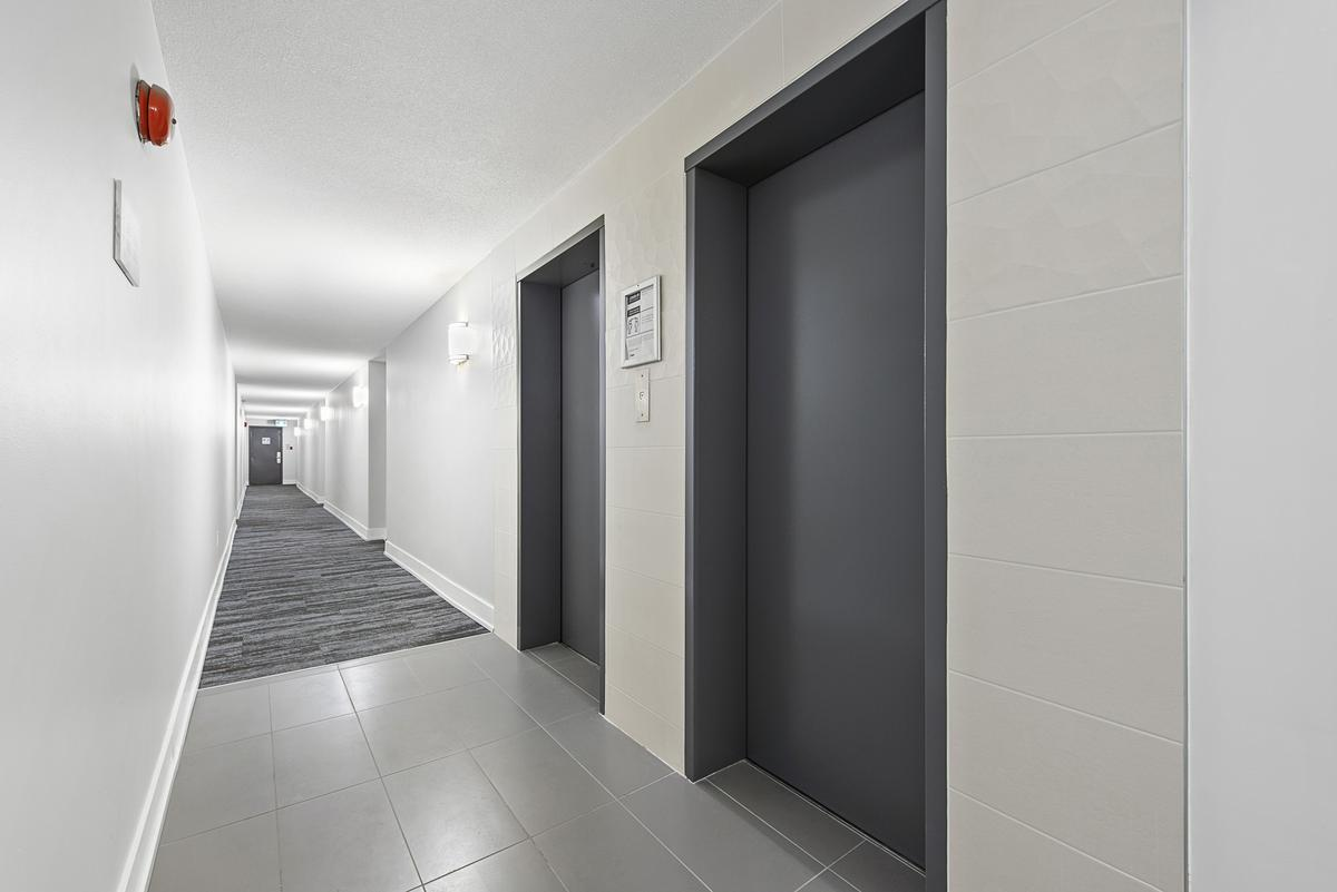 18 Steeles Avenue, East - Photo 13