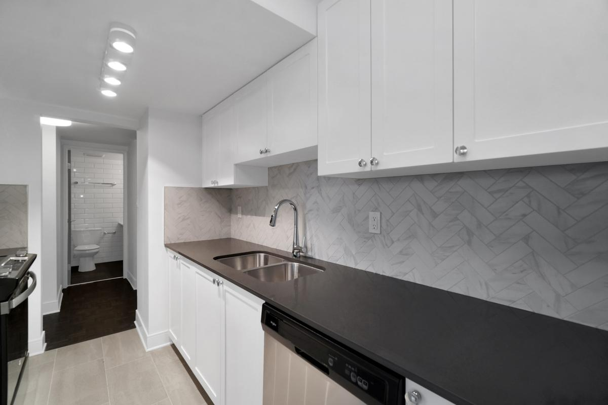 1100 Harwood condos - Photo 4