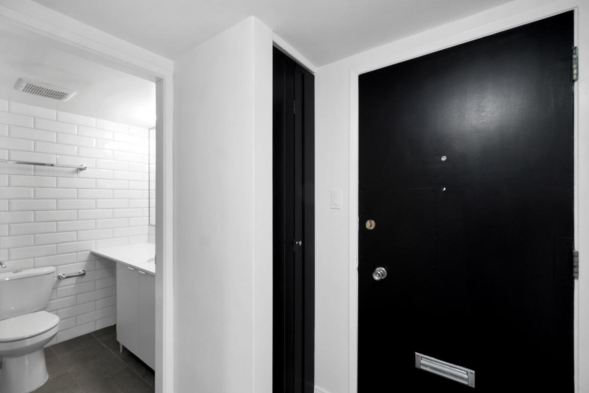1100 Harwood condos - Photo 6