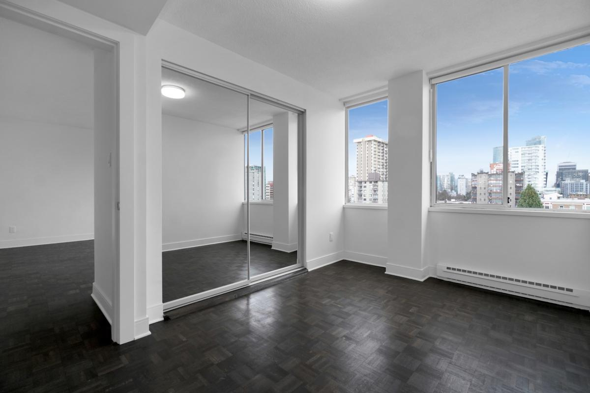 1100 Harwood condos - Photo 7