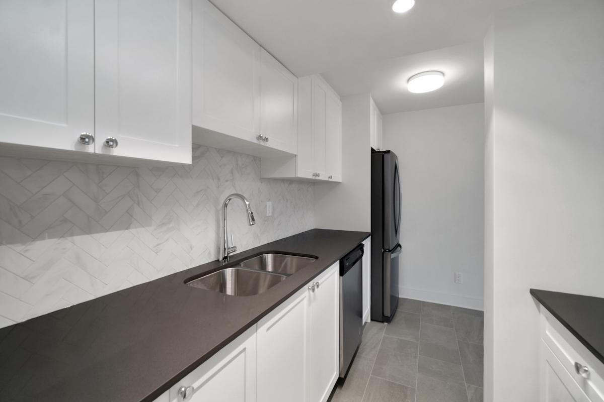 1100 Harwood condos - Photo 9