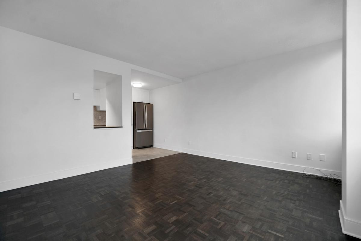 1100 Harwood condos - Photo 11