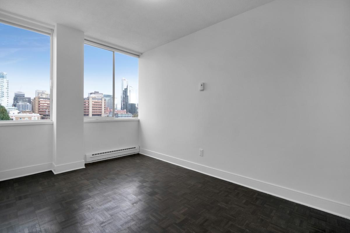 1100 Harwood condos - Photo 13