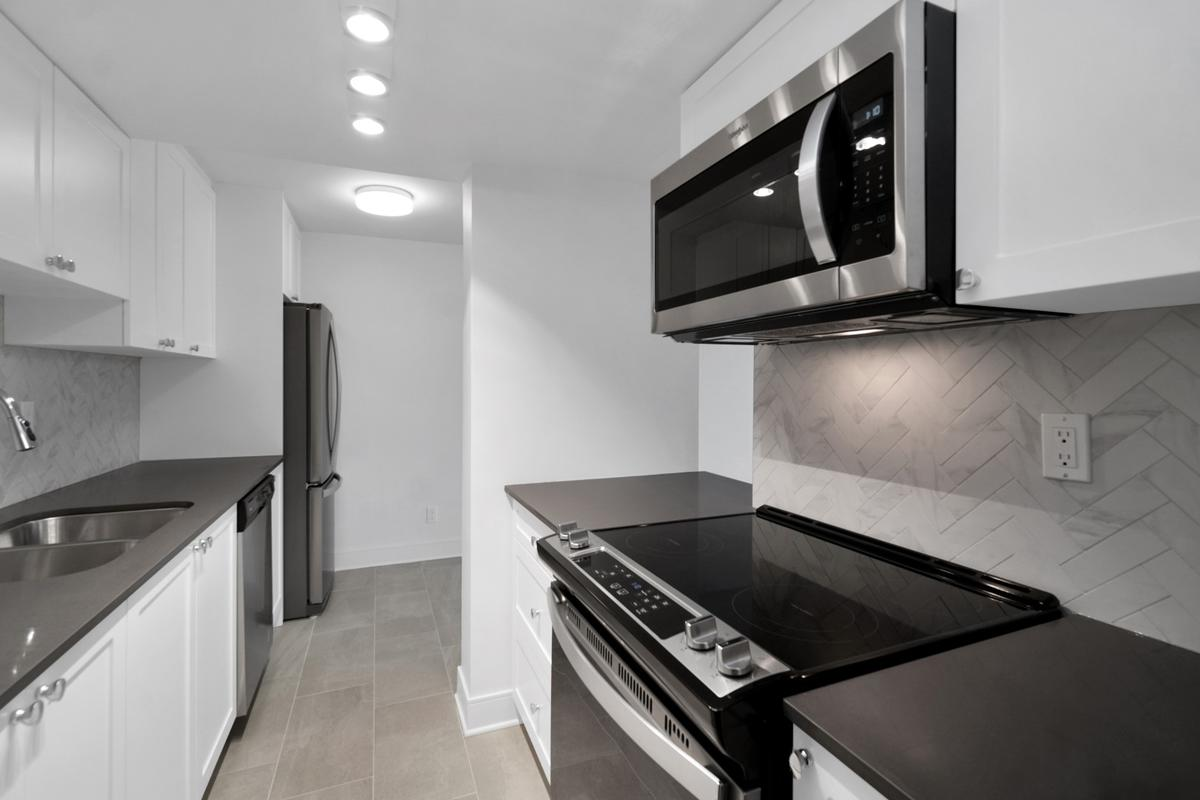 1100 Harwood condos - Photo 17