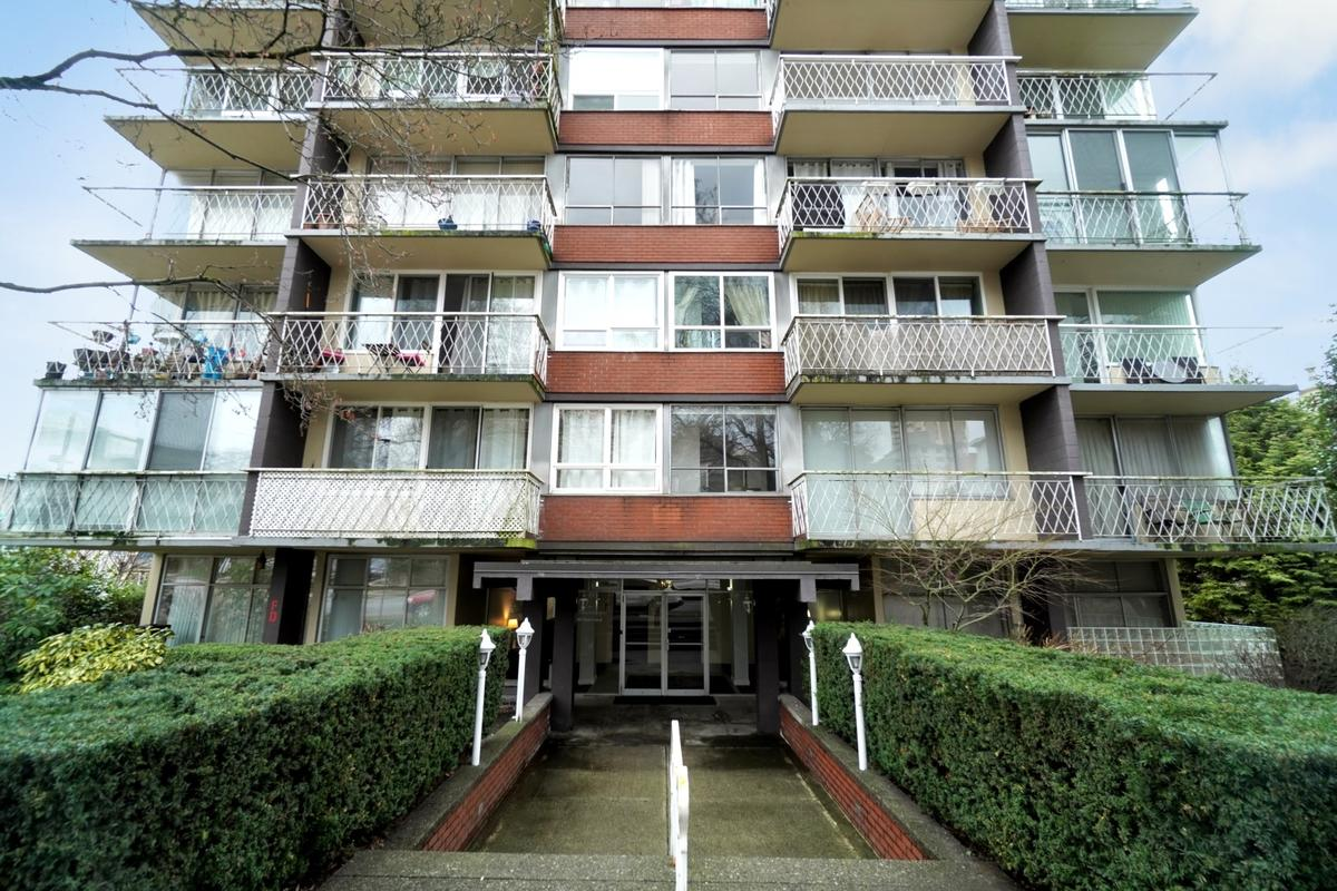 1100 Harwood condos - Photo 18
