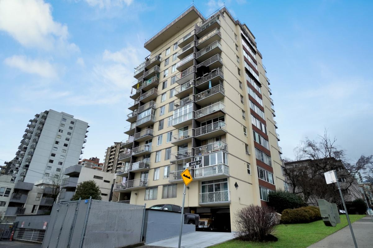 1100 Harwood condos - Photo 20