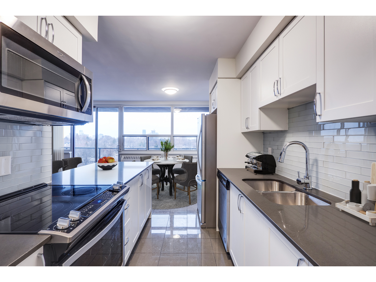 3434 Eglinton Avenue, East - Photo 2