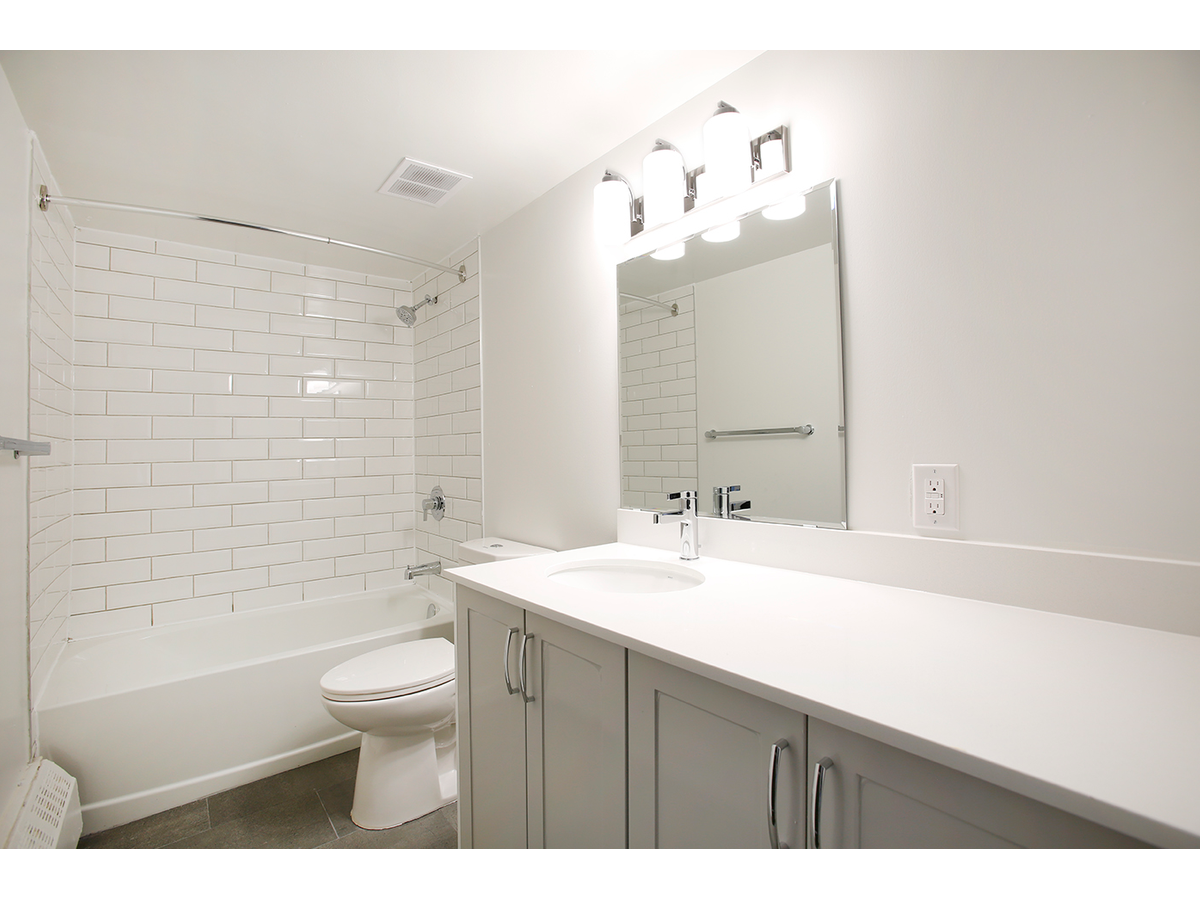 3434 Eglinton Avenue, East - Photo 5