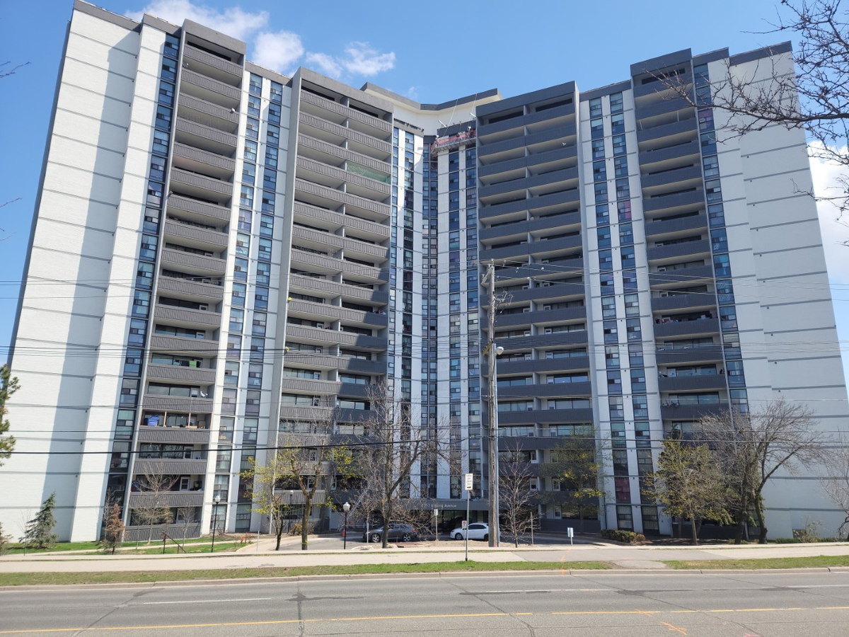 2737 Kipling Avenue - Photo 2