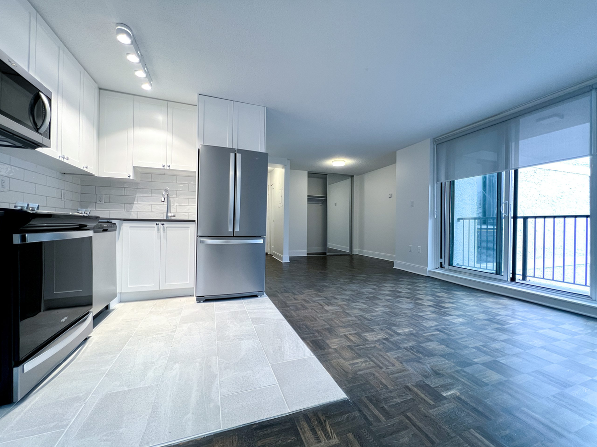 1320 Bute Street - Photo 4