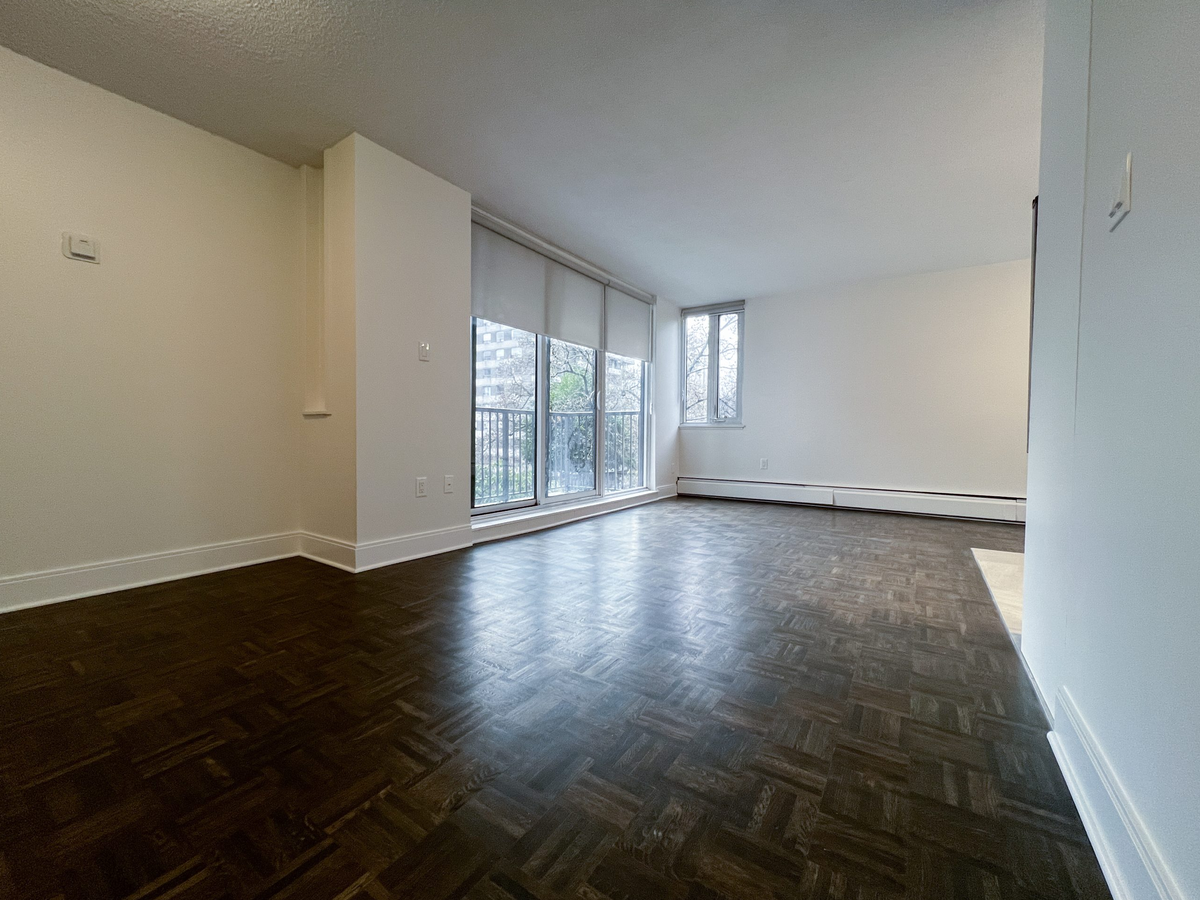 1320 Bute Street - Photo 6