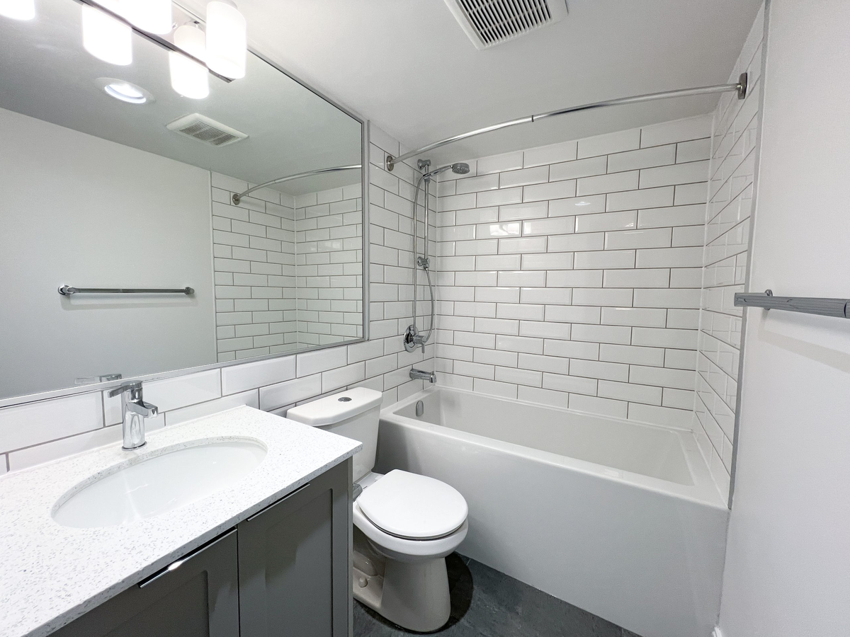 1320 Bute Street - Photo 7