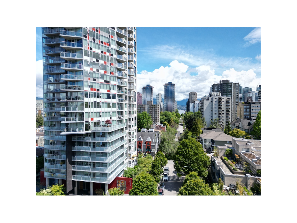 1051 Broughton Street - Photo 4