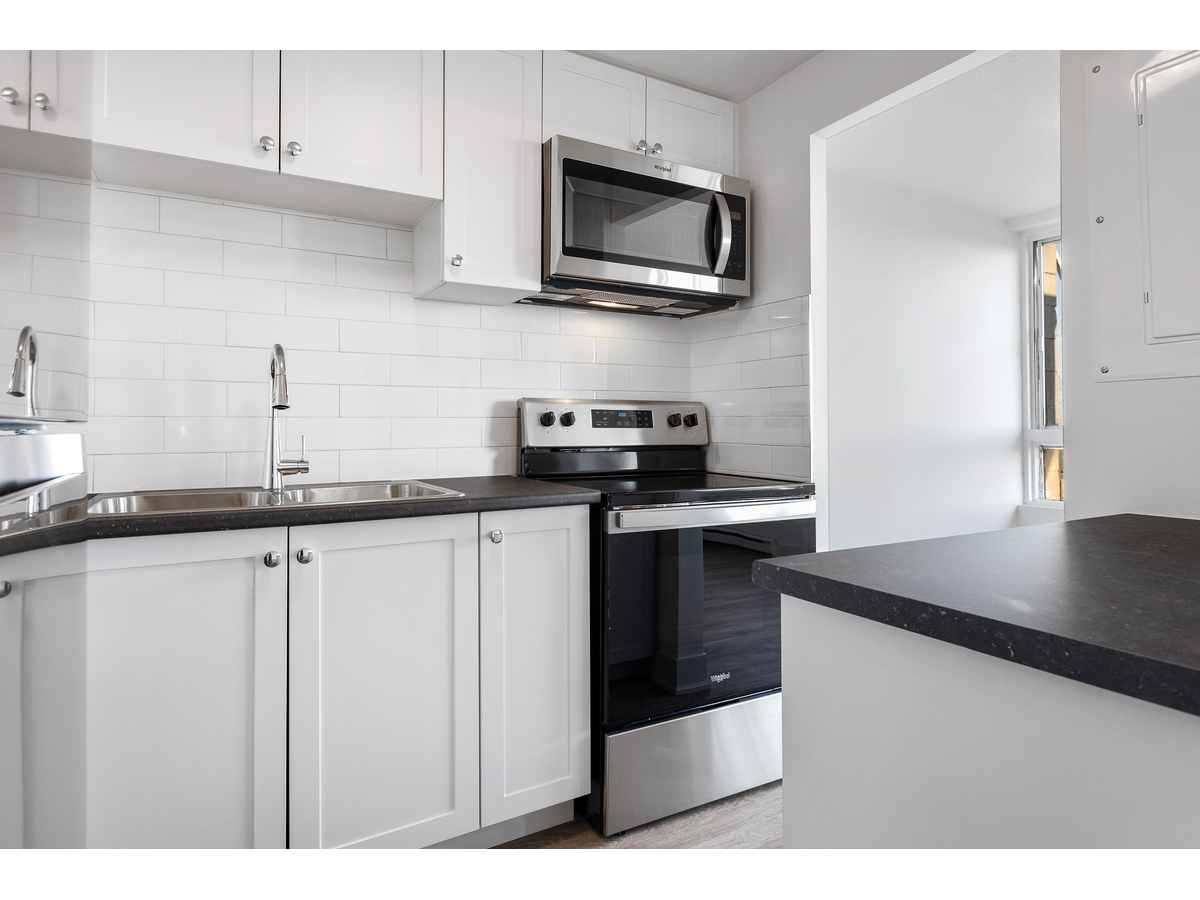 2969 Fairlea Crescent - Photo 6