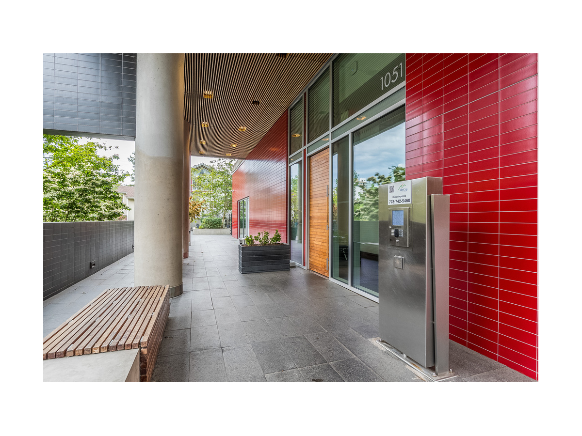 1051 Broughton Street - Photo 23