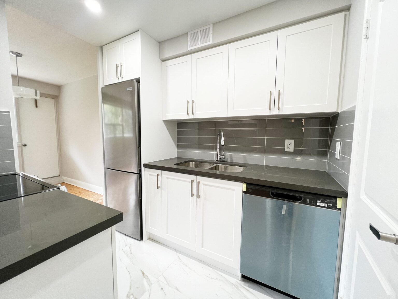 75 Spencer Avenue - Photo 3
