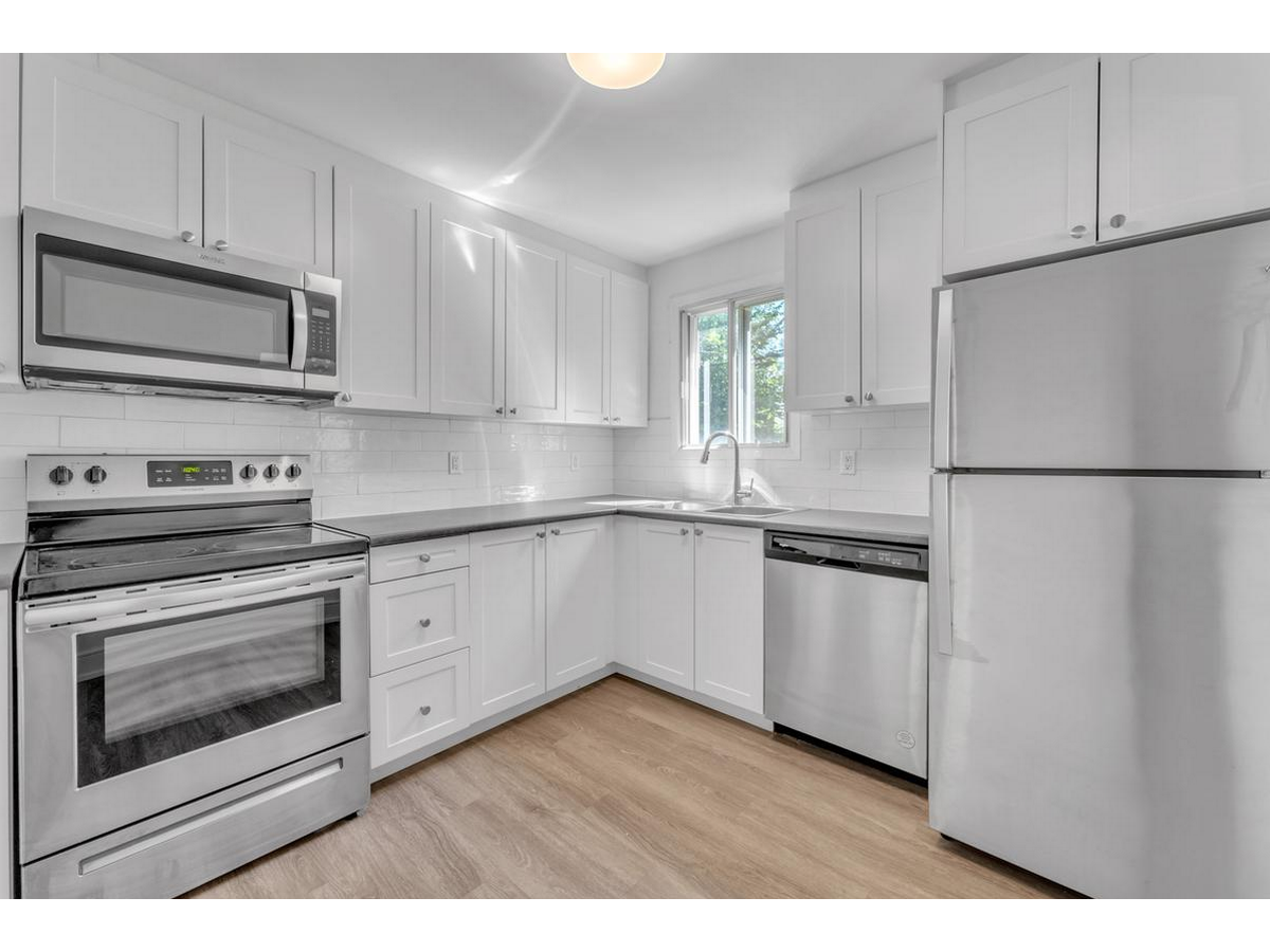 371 Yonge Street - Photo 6