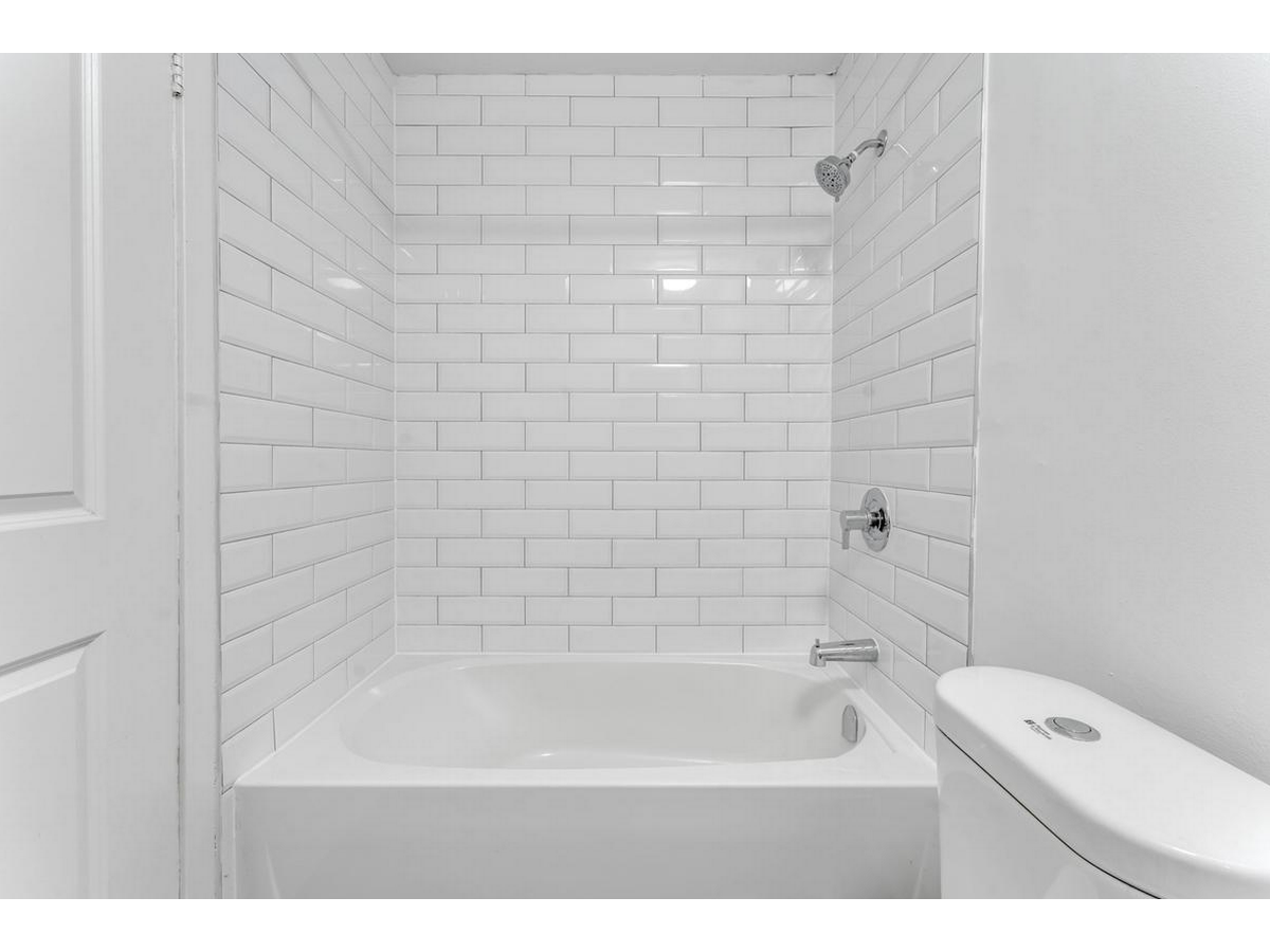 371 Yonge Street - Photo 9