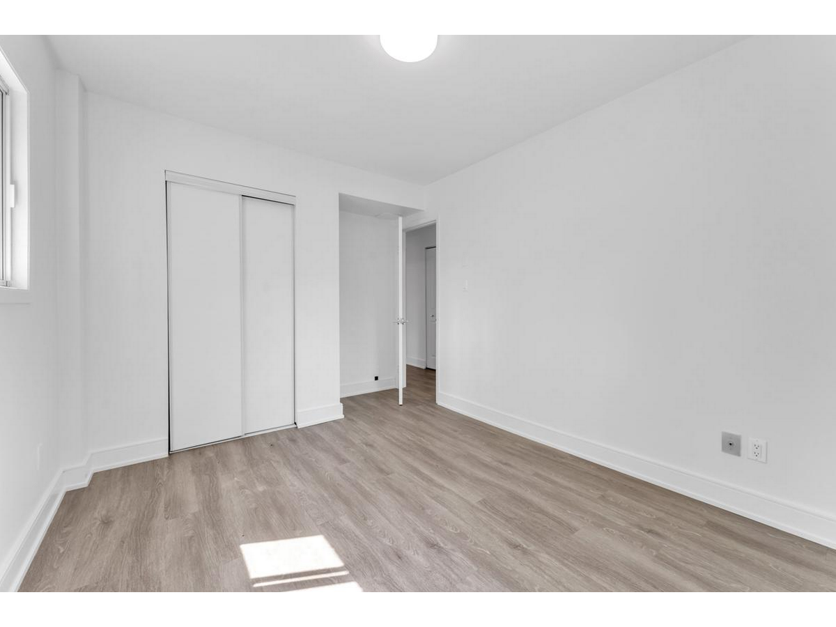 371 Yonge Street - Photo 14
