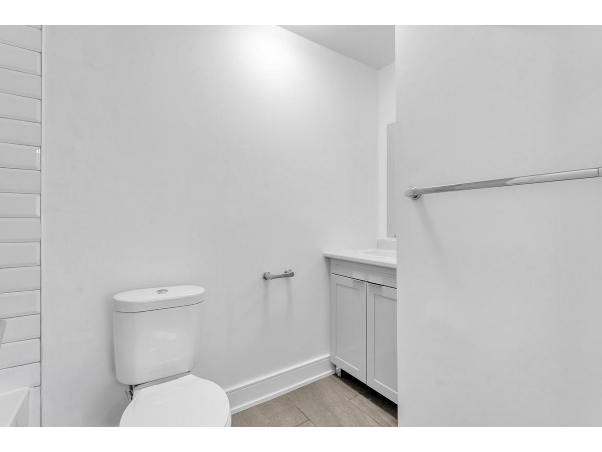 371 Yonge Street - Photo 15