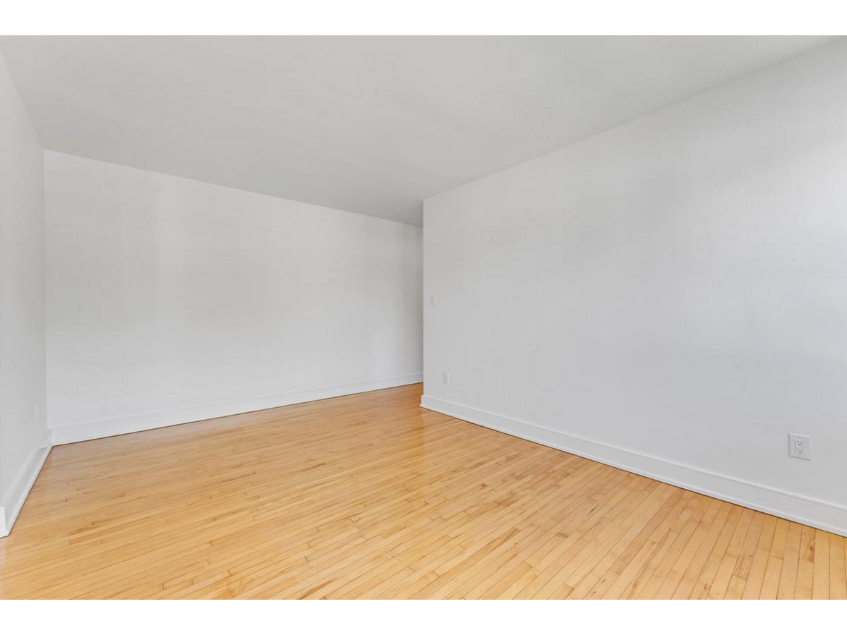 389-401 Yonge Street - Photo 15