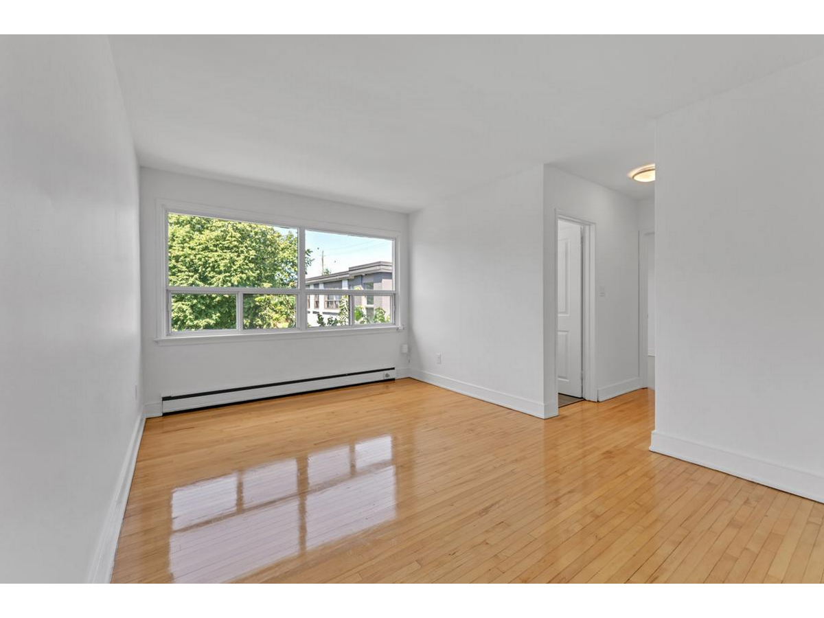 389-401 Yonge Street - Photo 16