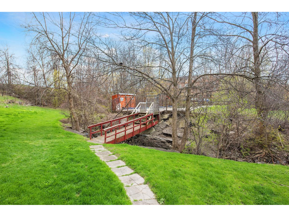 84 Runnymede Road - Photo 3