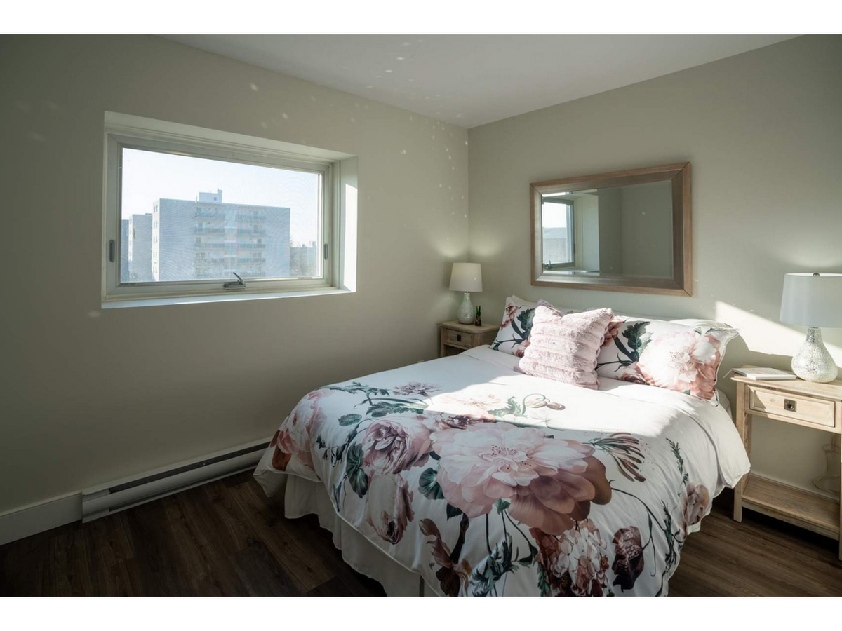 700-710 Sir John A. MacDonald Blvd. - Photo 7