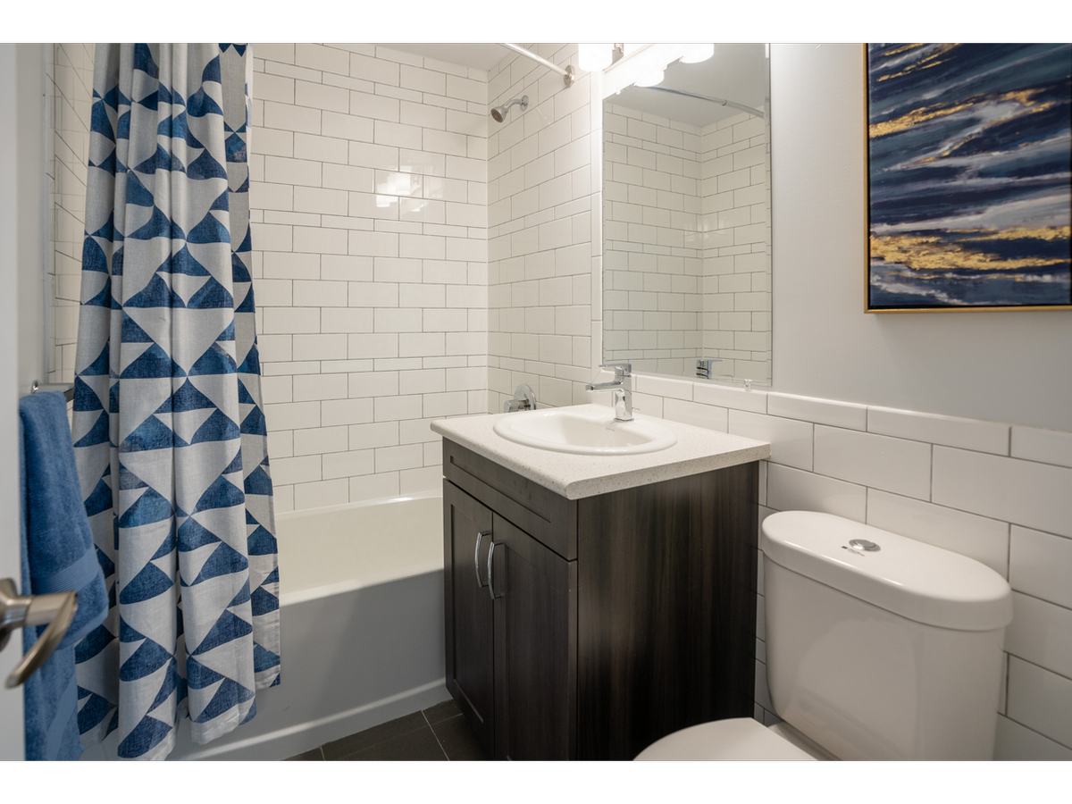 700-710 Sir John A. MacDonald Blvd. - Photo 9