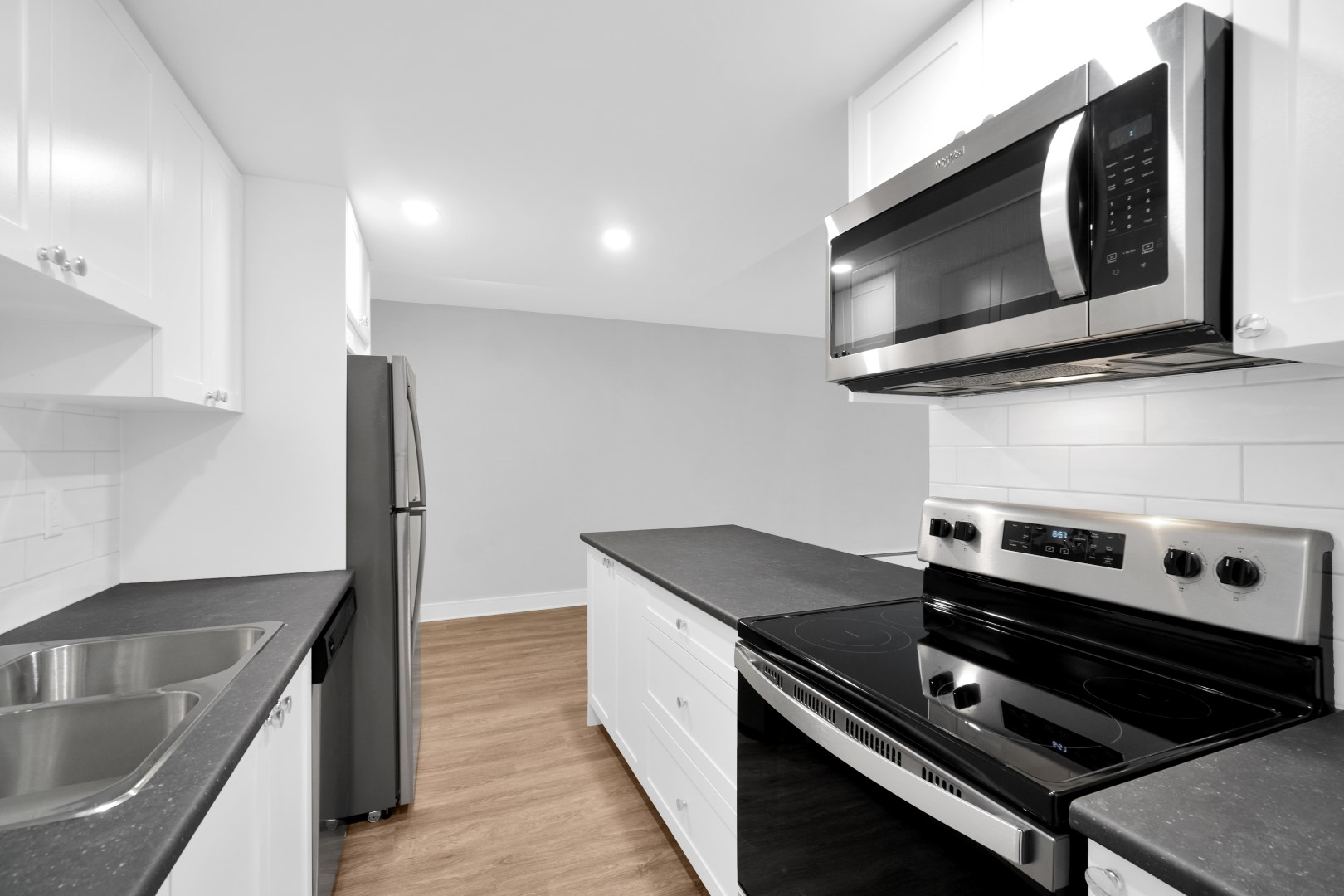 555 Shaw Avenue - Photo 4