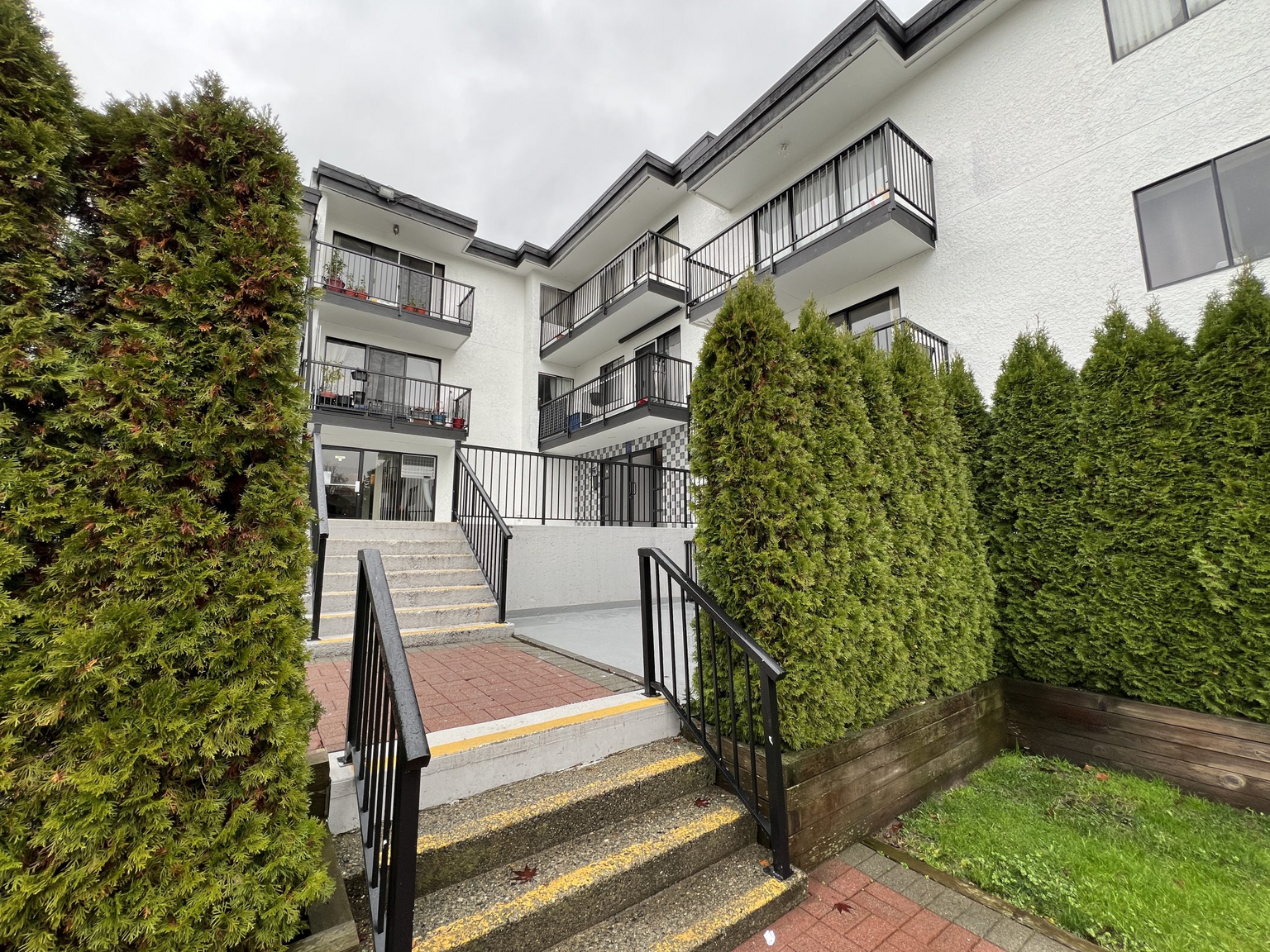 555 Shaw Avenue - Photo 10