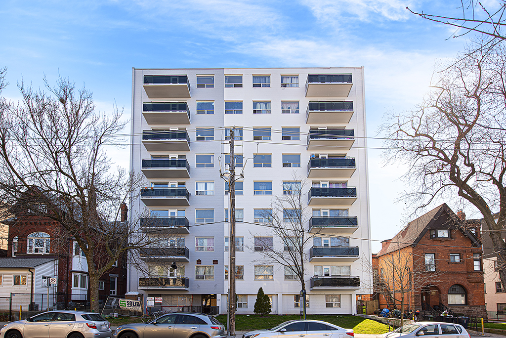 115 Dowling Avenue - Photo 2